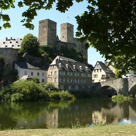 Lahnhaus Bruehl/ Fende Haus *