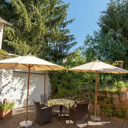 Lahnhaus Bruehl/ Fende Haus Arfurt